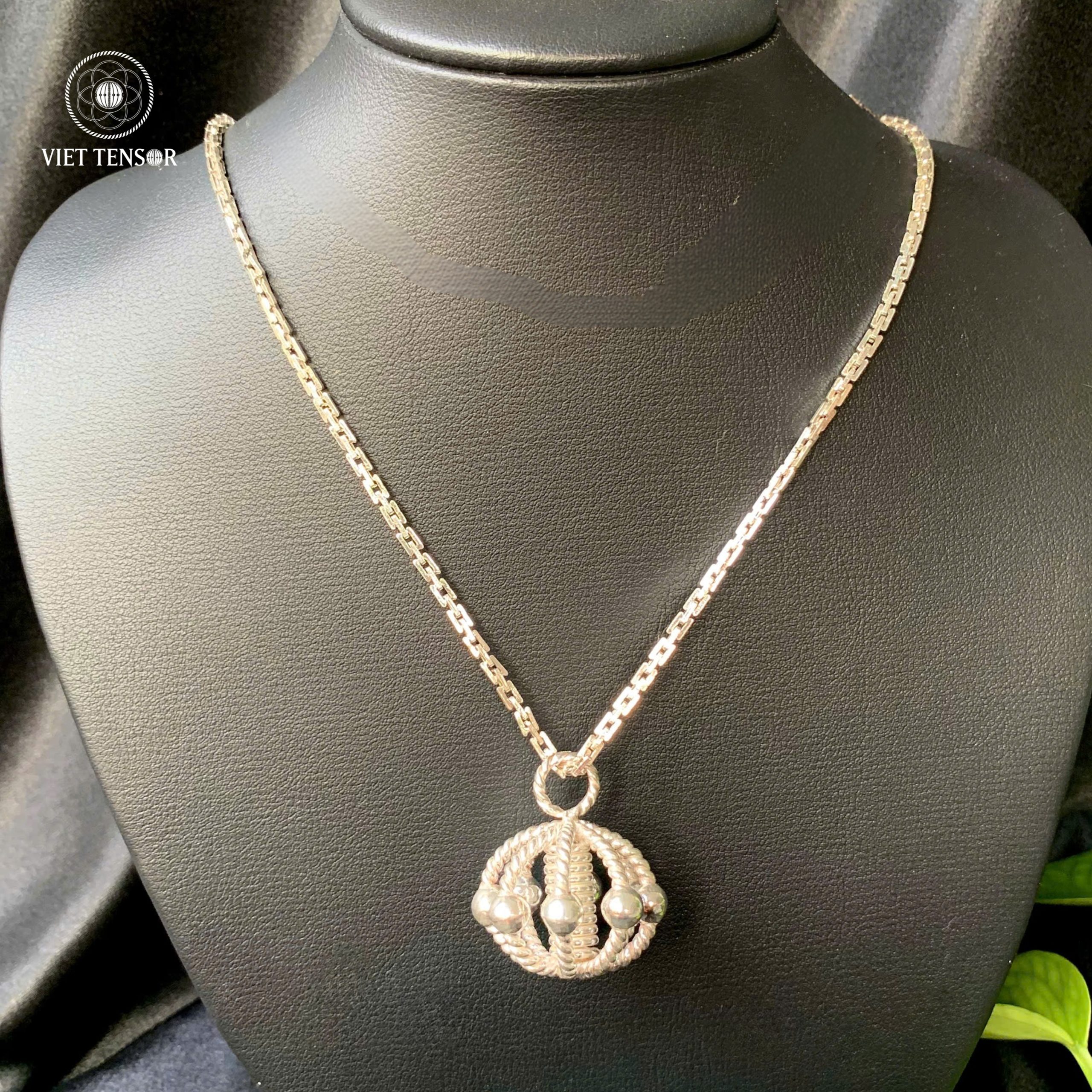 Harmonizers face and silver wire combo