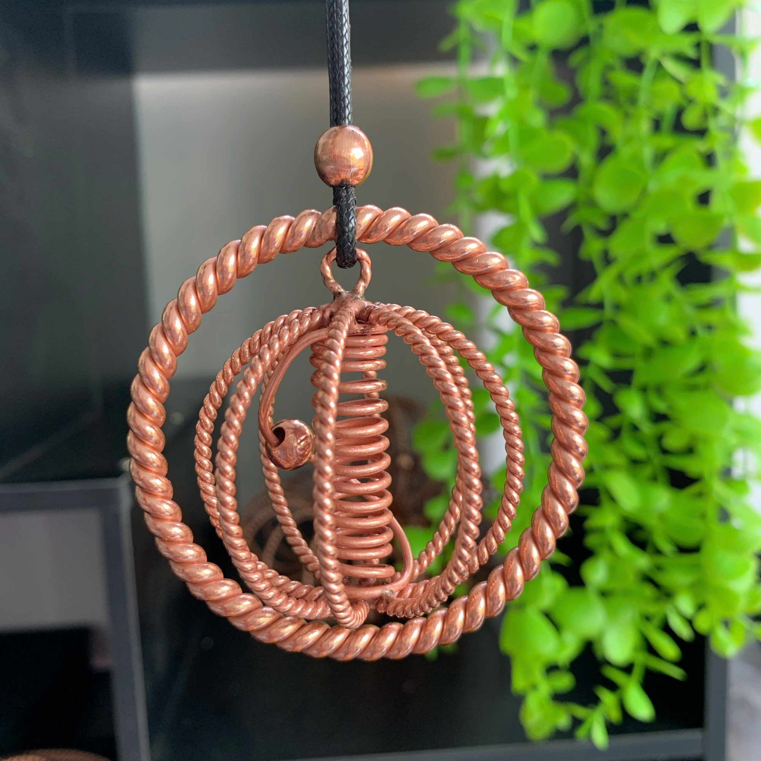 Car hanging harmonizer